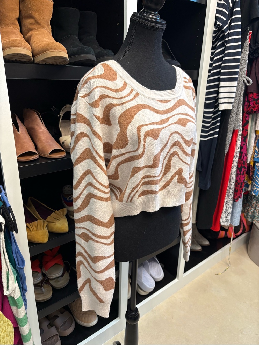 🆕🎉NWT LA Hearts (PacSun) Cream and Tan Zebra-Print Scoop Neck Cropped Sweater - Picture 3 of 10